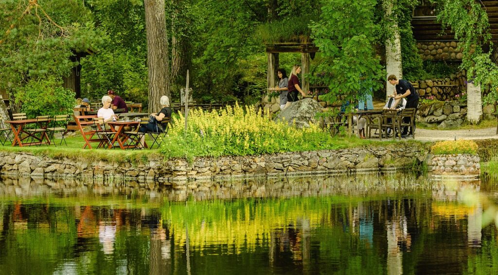 連休に訪れたい穴場の湖畔カフェはどこ？