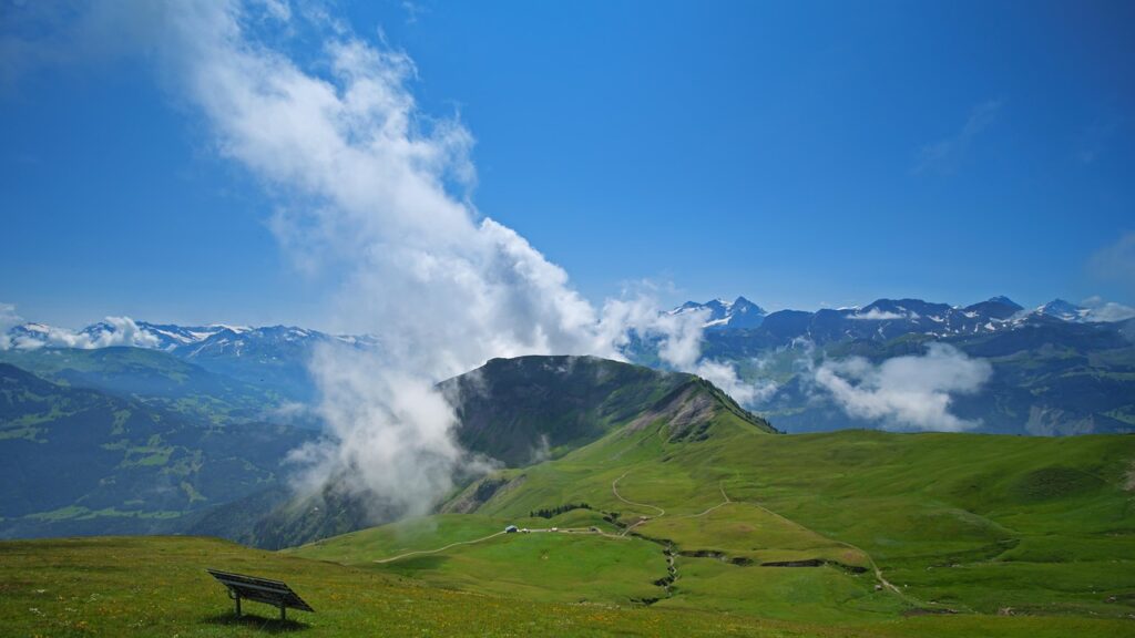 連休に行くべき穴場のハイキングコースは？